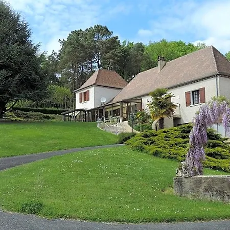 Le Jardin Des Paons 3* Issac